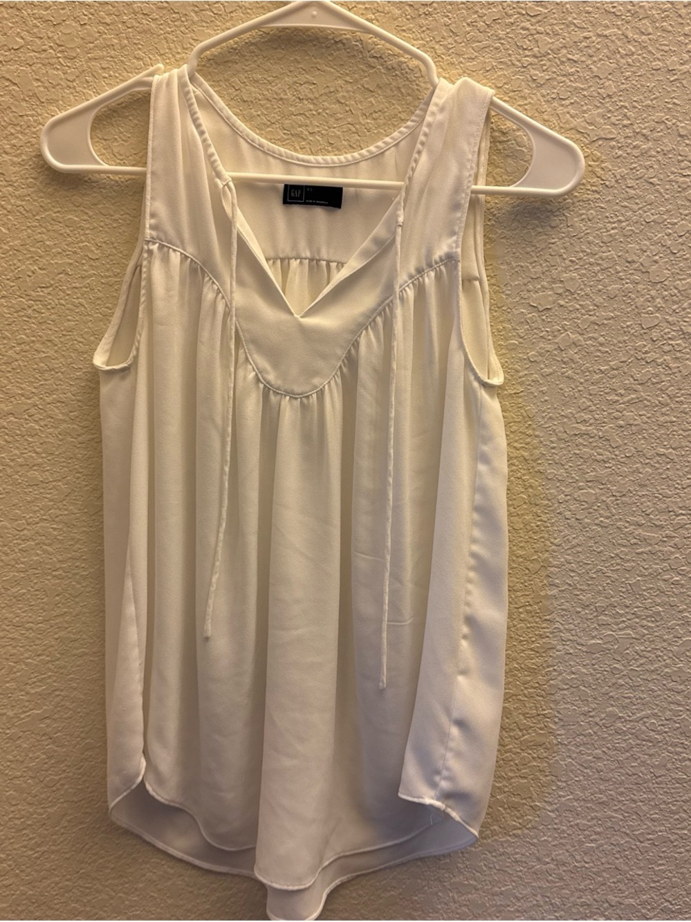 GAP White Sleeveless V-Neck Pleated Camisole